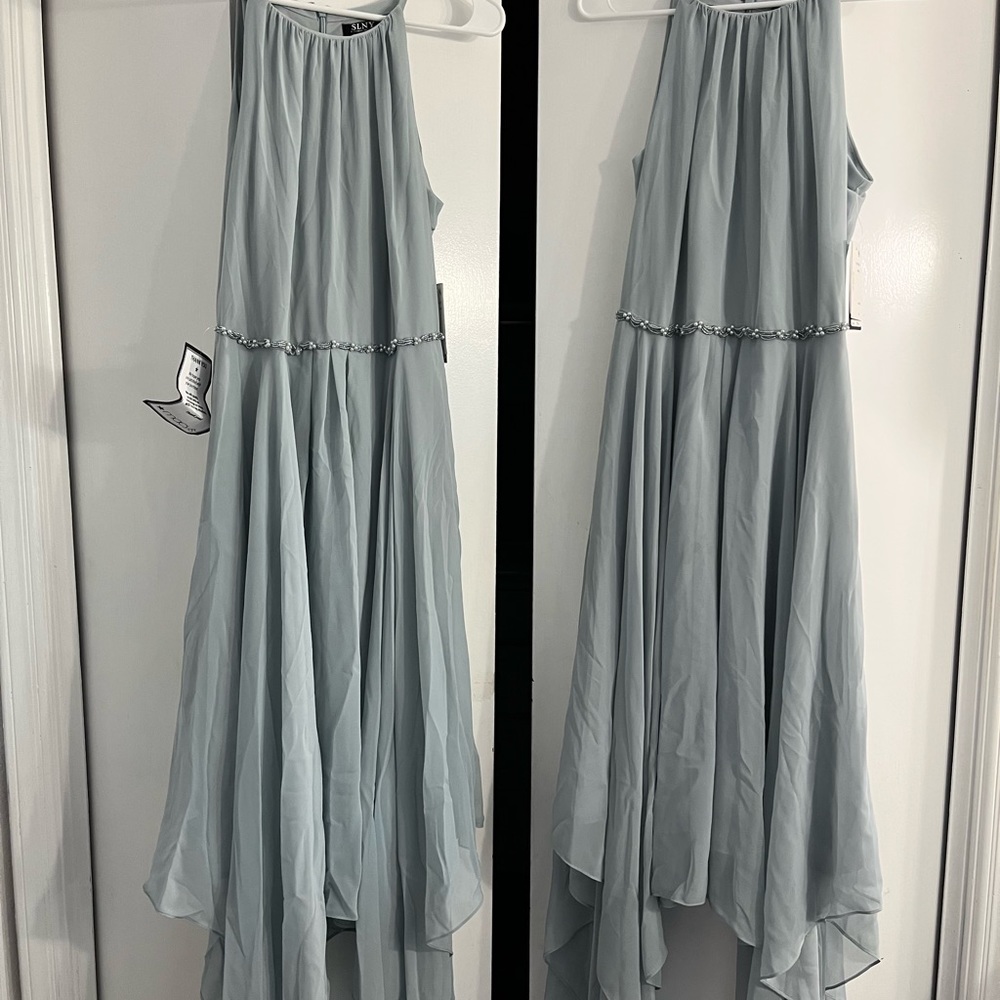 Women’s dresses - Picture 2 of 5